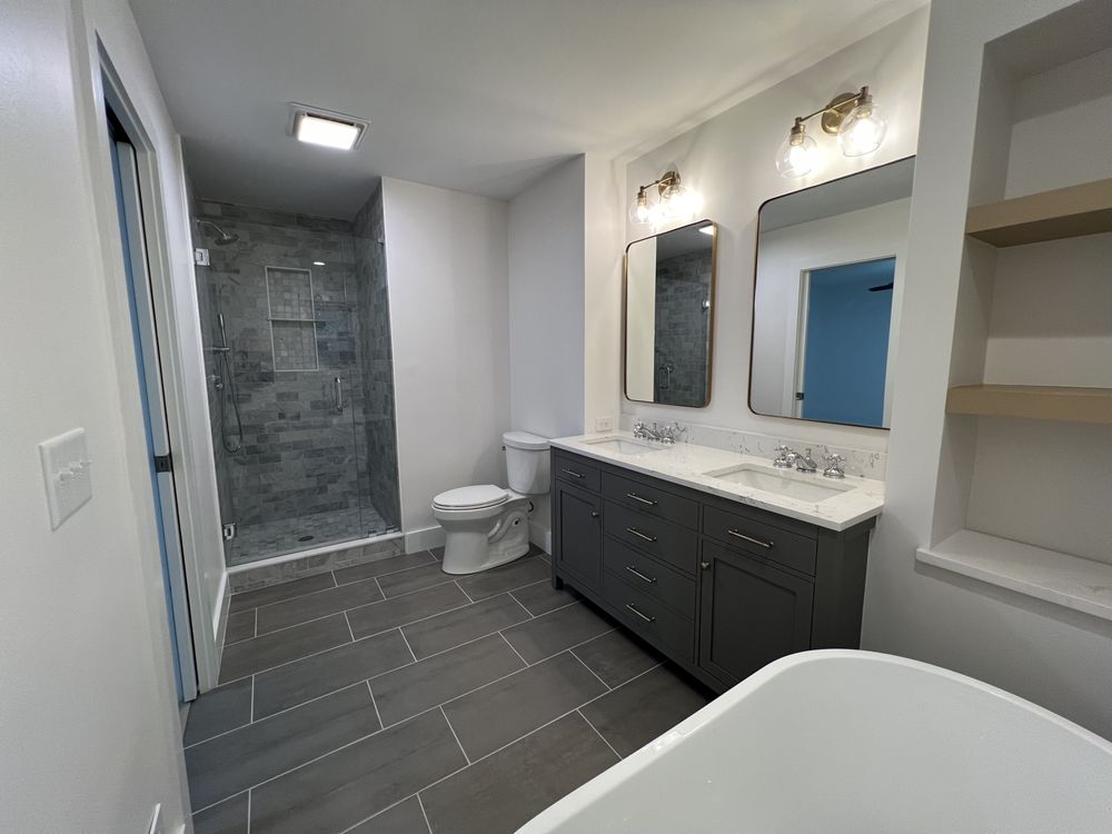 Slide of Romeros Quality Construction