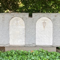 McLoughlin House - His and his wife's grave
