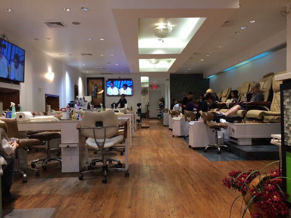 CUTIE CALLS Updated September 2024 11 Photos & 81 Reviews 729 Metropolitan Ave, Brooklyn