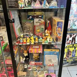 Henk Comics & Manga Store - Pokémon and more!