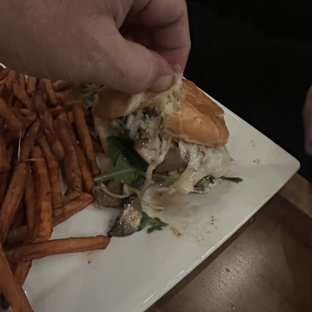Mushroom, Ementhaler, Truffle burger (Fun) - really exceptional Mushroom, Ementhaler, Truffle burger (Fun) - really exceptional