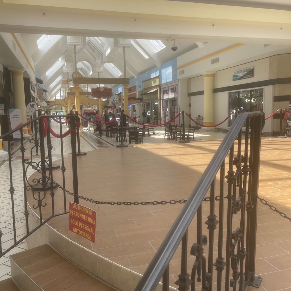 Plaza Del Sol - Shopping Centers Near Me - Kissimmee, Florida Plaza Del Sol - Shopping Centers Near Me - Kissimmee, Florida