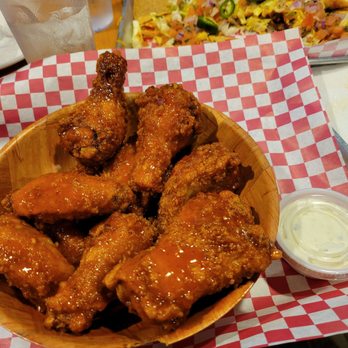 Luv'n Oven Ale House - Chicken wings - Pizza Near Me - Sunrise, Florida