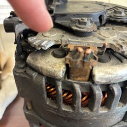 Damage to the alternator Damage to the alternator