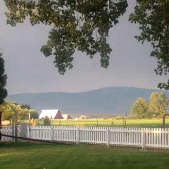 Circle Seven Guest Ranch - Hotels Near Me - Fall River Mills, California