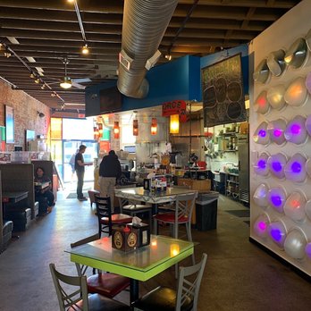 Grinders - Interior lights synchronized to background music is pleasant touch - Pizza Near Me - Kansas City, Missouri