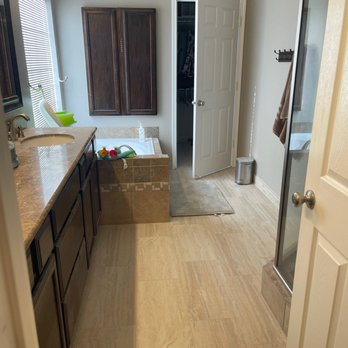 Don Bybee Construction - a view of a bathroom - General Contractors Near Me - Richland Hills, Texas