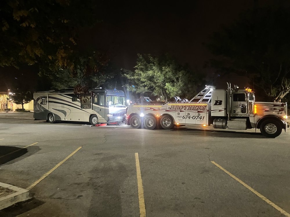 BROTHERS TOWING Updated September 2024 55 Reviews 420 N Main St