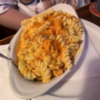 The Peanut - Mac & Cheese with Buffalo chicken - American Near Me - Overland Park, Kansas