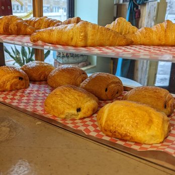 Chez Mère-Grand - Chocolate and regular croissants - Coffee & Tea Near Me - Montreal, Quebec Chez Mère-Grand - Chocolate and regular croissants - Coffee & Tea Near Me - Montreal, Quebec
