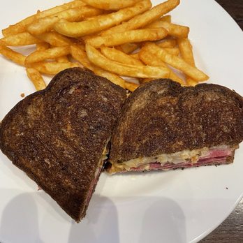 Barger Grill and Taphouse - Reuben - Sports Bars Near Me - Eugene, Oregon