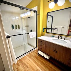 PVC at Roundhouse Resort - Master Bathroom