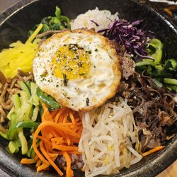 Vivid Bibim - Dolsot bibimbap (with beef)