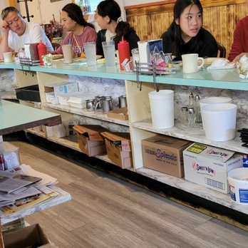 Cup N Saucer Restaurant - Busy small counter - Breakfast & Brunch Near Me - Wilmington, Vermont