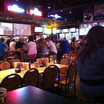 Buffalo Wild Wings - Wings and Beers! - Chicken Wings Near Me - Bismarck, North Dakota