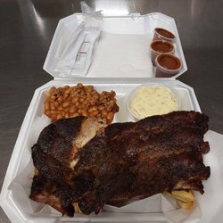 Motleys Community Store - Rib dinner
