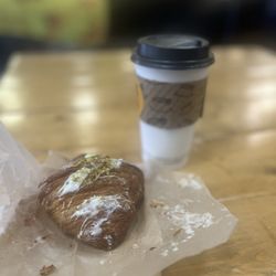 Pan Artesanal - Pistachio croissant