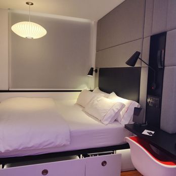 CitizenM Chicago Downtown Hotel - Hotels Near Me - Chicago, Illinois CitizenM Chicago Downtown Hotel - Hotels Near Me - Chicago, Illinois