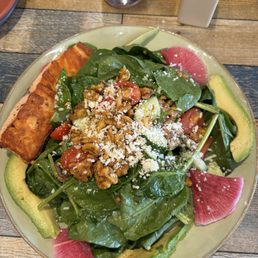 Spinach/farro salad with salmon