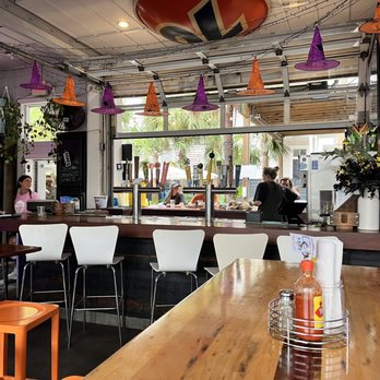 Fuel Charleston - Bar area and nice large tables for groups - Caribbean Near Me - Charleston, South Carolina