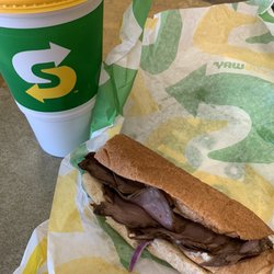 6" Roast beef, cheese, onions & w/ lite brown mustard on wheat. Pitiful amount of ingredients :-(