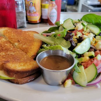 821 Café - Apple and bree toasted cheese and side salad - New American Near Me - Richmond, Virginia