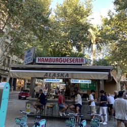 Hamburguesería Alaska - Outside of the stand