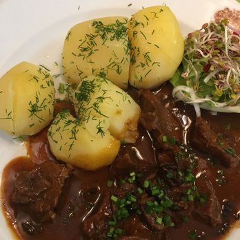 Karczma Halit - Hearty and filling Beef goulash and potatoes - Polish Near Me - Wieliczka, Massachusetts Karczma Halit - Hearty and filling Beef goulash and potatoes - Polish Near Me - Wieliczka, Massachusetts