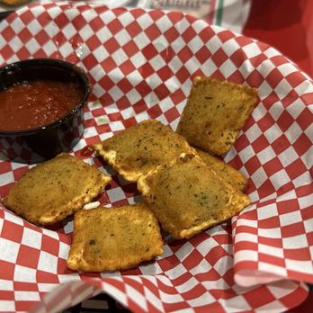 Roma's Pizza - Pizza Near Me - Bethalto, Illinois