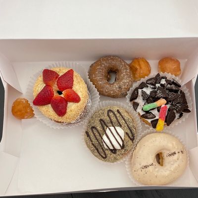 Earnest Donuts by null