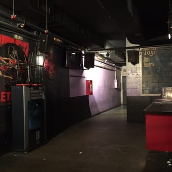Sala Zeta - Interior a las 5:30 de la mañana, recién cerrado - Music Venues Near Me - Zaragoza, Z Sala Zeta - Interior a las 5:30 de la mañana, recién cerrado - Music Venues Near Me - Zaragoza, Z