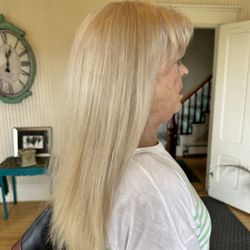 Beyond The Stars Beauty - Root retouch on platinum