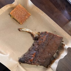 Mission BBQ - 5 bone ribs.. YUM!!!