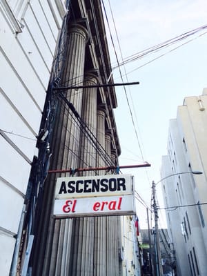 Ascensor El Peral by null