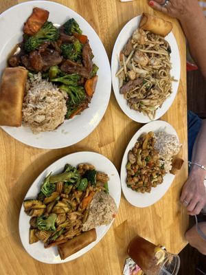 Four Seasons Chinese Restaurant by null