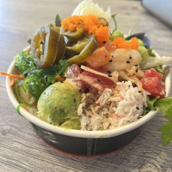 The Poke Co. - Huntington Beach - Small bowl with salmon and tuna - Poke Near Me - Huntington Beach, California The Poke Co. - Huntington Beach - Small bowl with salmon and tuna - Poke Near Me - Huntington Beach, California