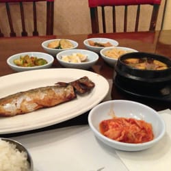 Happy Pocha - Mackarel dish with bean soup