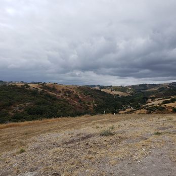 Calcareous Vineyard - Wine Tasting Room Near Me - Paso Robles, California