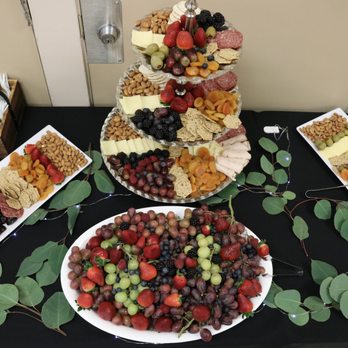 DMQ BBQ - Cheese anf fruit. - Caterers Near Me DMQ BBQ - Cheese anf fruit. - Caterers Near Me
