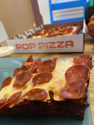 Pop Pizza by null