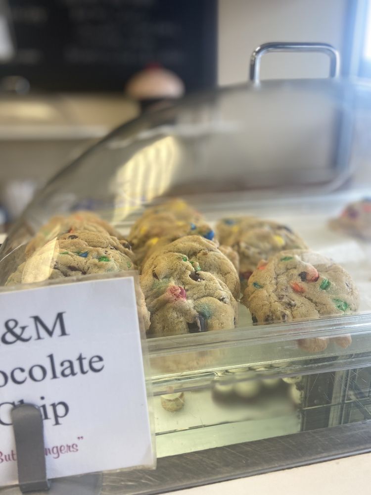 BUTTERFINGERS Updated October 2024 19 Photos & 57 Reviews 921 Ridge Rd, Munster, Indiana