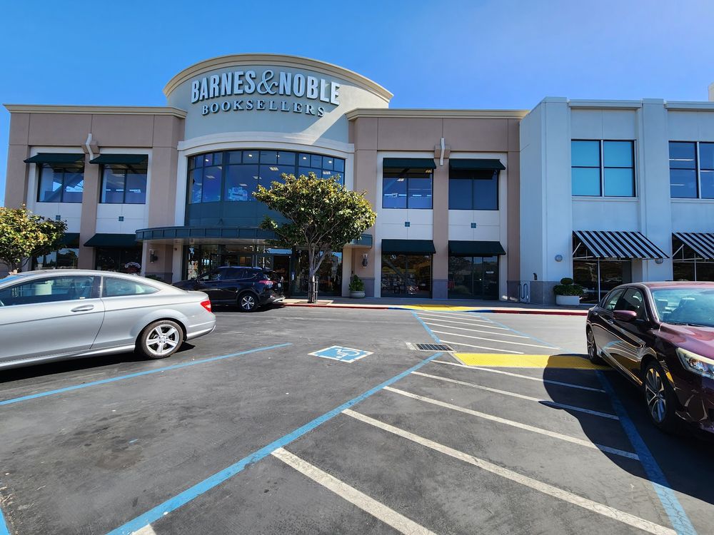 BARNES & NOBLE BOOKSELLERS Updated November 2025 235 Photos 235