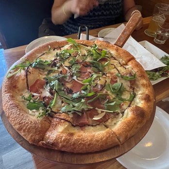 Creekside Pizza & Taproom - Alto Adige pizza - Pizza Near Me - San Anselmo, California Creekside Pizza & Taproom - Alto Adige pizza - Pizza Near Me - San Anselmo, California