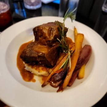 V12 Restaurant - Short rib - Sports Bars Near Me - Atlanta, Georgia