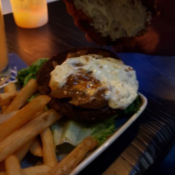Minglewood Harborside - Impossible Burger - Bars Near Me - Gloucester, Massachusetts