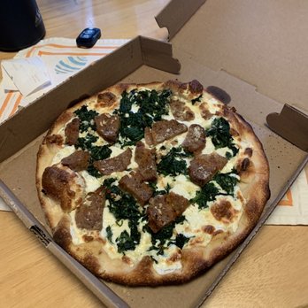 Lisa's Luna Pizza - Italian Near Me - Simsbury, Connecticut Lisa's Luna Pizza - Italian Near Me - Simsbury, Connecticut
