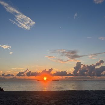 Snooze - Right across the street we saw the sunrise every morning! - Hotels Near Me - Fort Lauderdale, Florida Snooze - Right across the street we saw the sunrise every morning! - Hotels Near Me - Fort Lauderdale, Florida