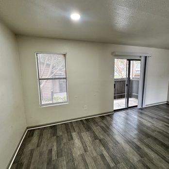 The Helix Apartments - 1/1 bath - Apartments Near Me - San Antonio, Texas The Helix Apartments - 1/1 bath - Apartments Near Me - San Antonio, Texas
