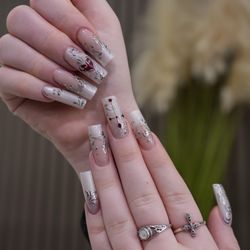 EZ Nails - By Emma