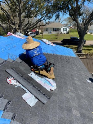 Pro Mustang Roofing And Construction